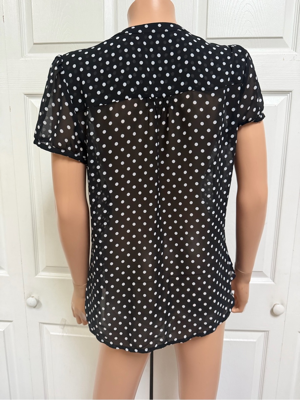 Ann Taylor Black and White Polka Dot Ruffle Blouse Size 10 - Picture 7 of 13